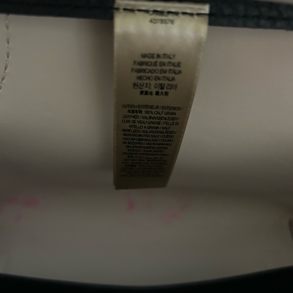 Gorgeous Burberry Belt Buckle Tote - Picture 11 of 11